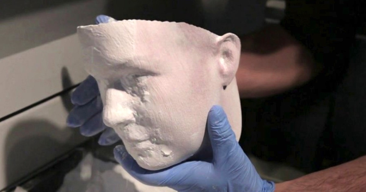 Kari Mulholland – DNA Portrait