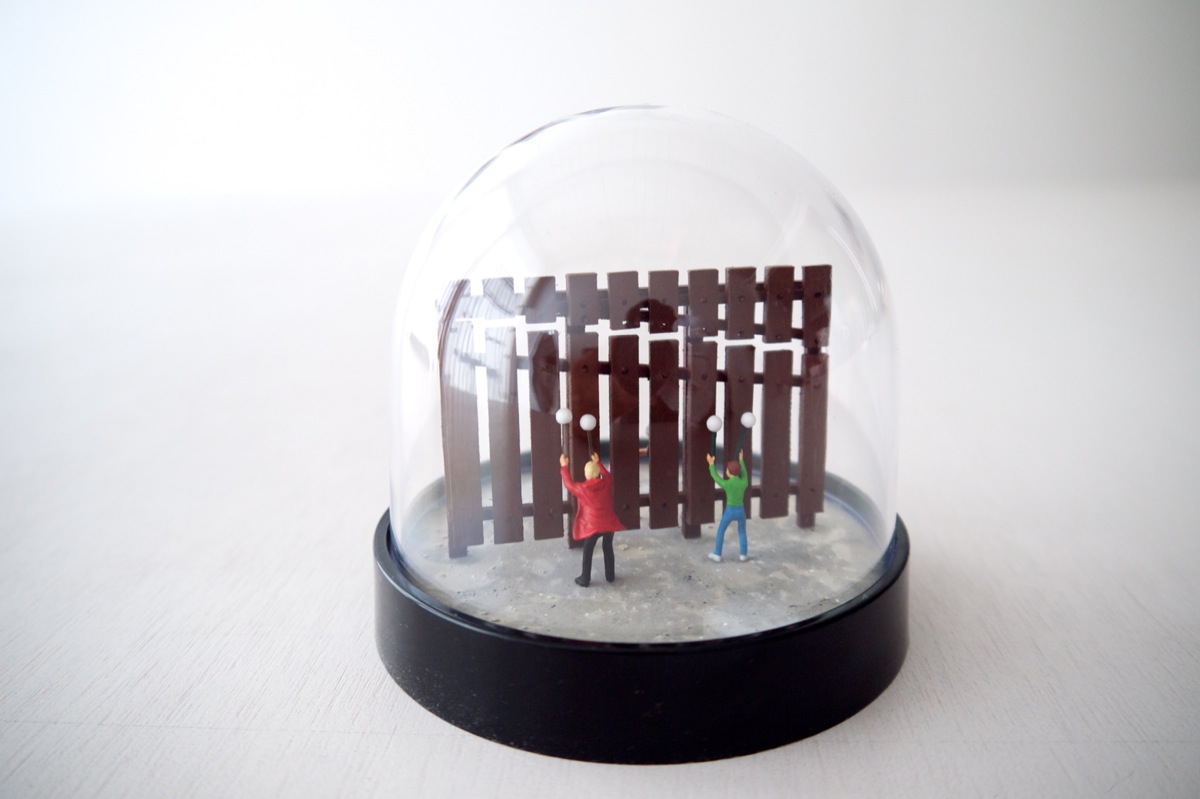 Ronald Rael & Virginia San Fratello - Recuerdos : Snow Globes